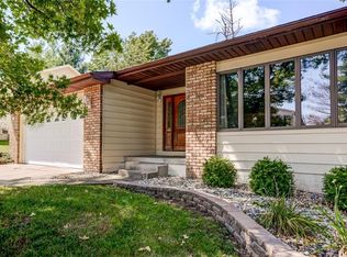 3595 N Woodridge Dr, Decatur, IL 62526