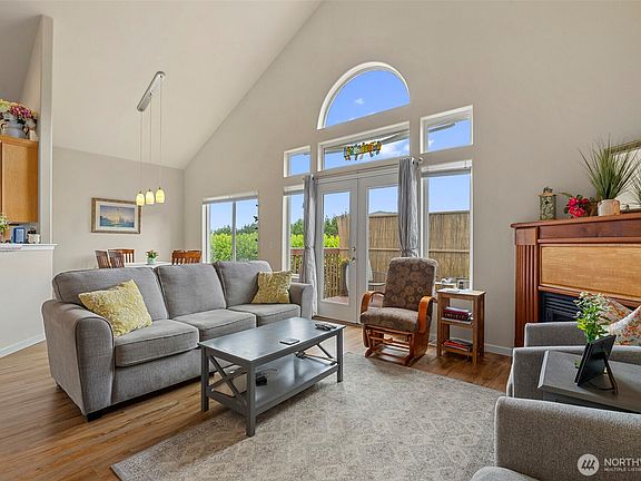 2nd image of 2130 28th St