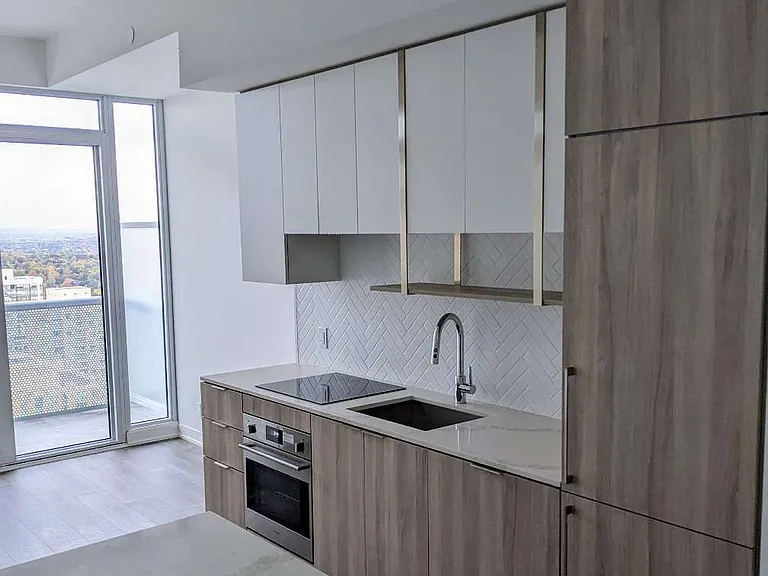 15 Holmes Ave #3006 — Photo 4