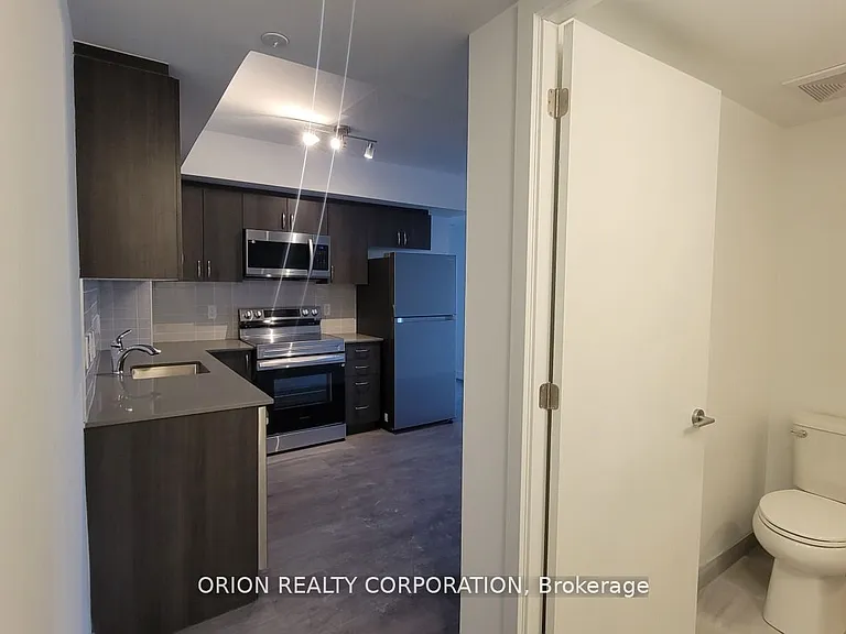 556 Marlee Ave #410 — Photo 6