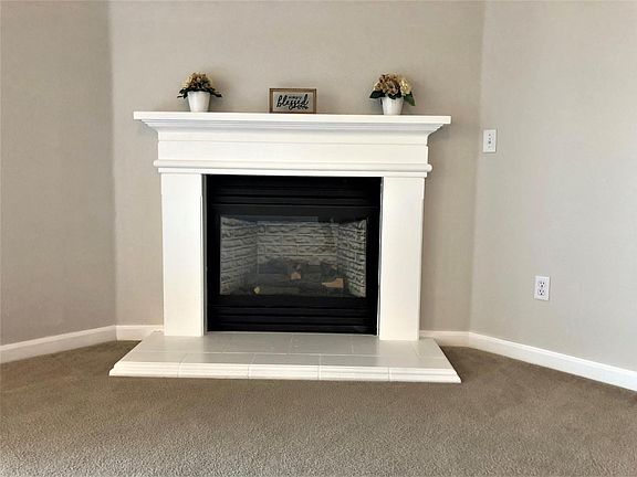 4th image of 1241 N Julieann Ct