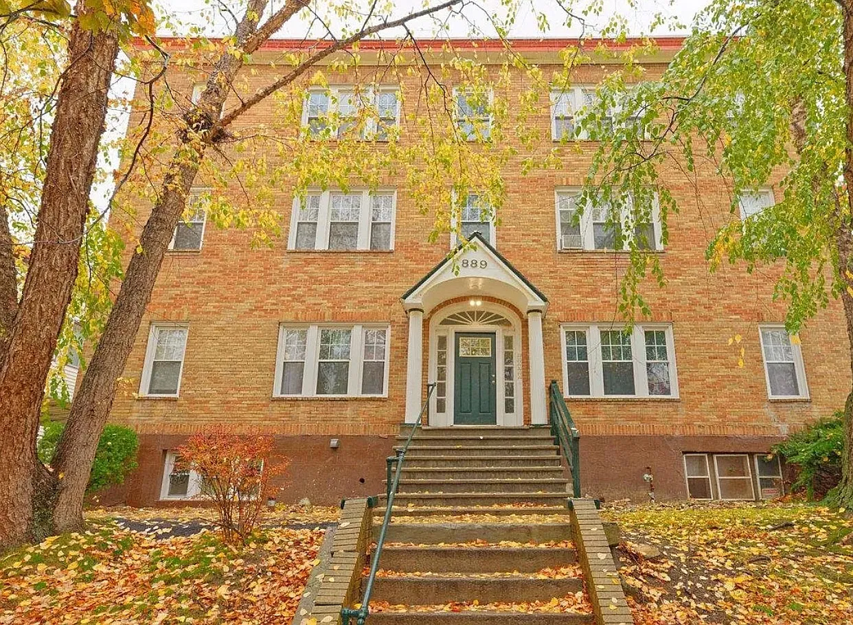 889 Lancster St - 5 — Photo 1