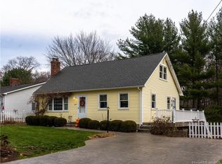 125 Chestnut Cir, West Suffield, CT 06093