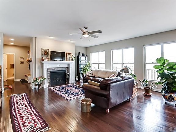 4th image of 1136 Lancashire Dr