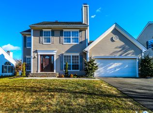 21 Strawberry Hill Rd, Branchburg, NJ 08876
