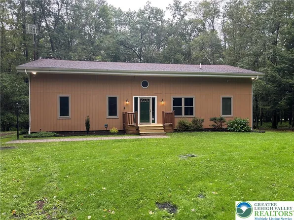 348 N Lehigh Gorge Rd, Weatherly, PA 18255