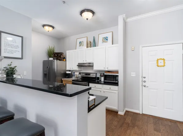 2305 Worthington St APT 324, Dallas, TX 75204