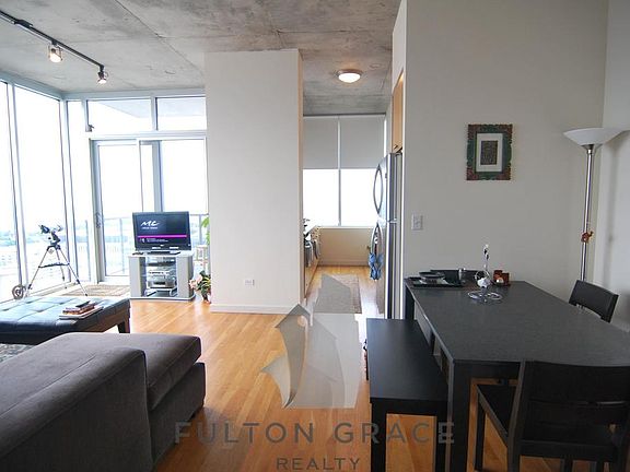 4th image of 1720 S Michigan Ave APT 3001B