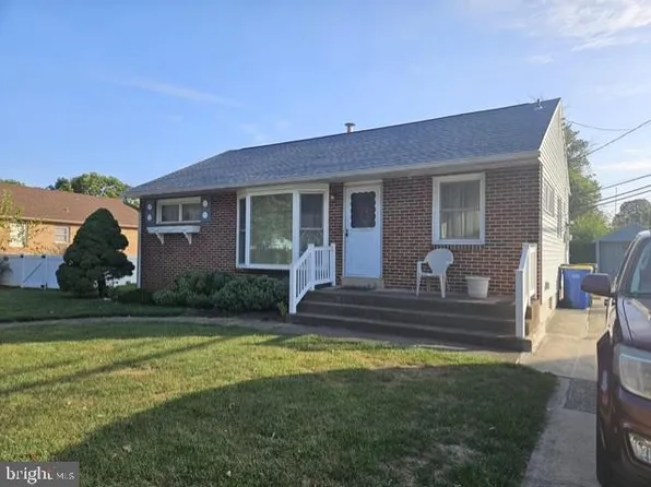 1719 Locust St, New Cumberland, PA 17070