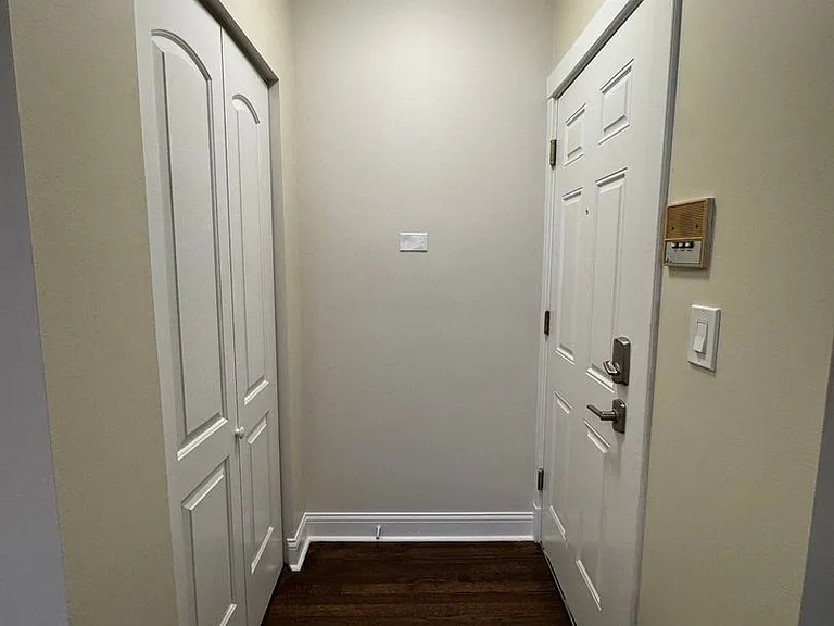 1383 W Greenleaf Ave #1S — Photo 14
