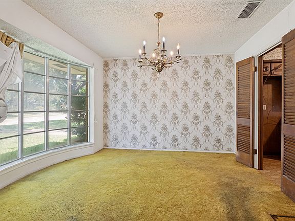 5th image of 10512 Royal Chapel Dr