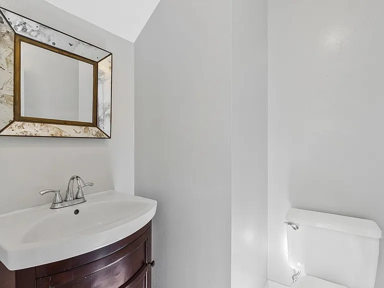 4305 Massachusetts Ave NW — Photo 4