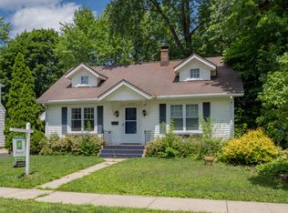 1315 Cambridge Dr, Kalamazoo, MI 49001