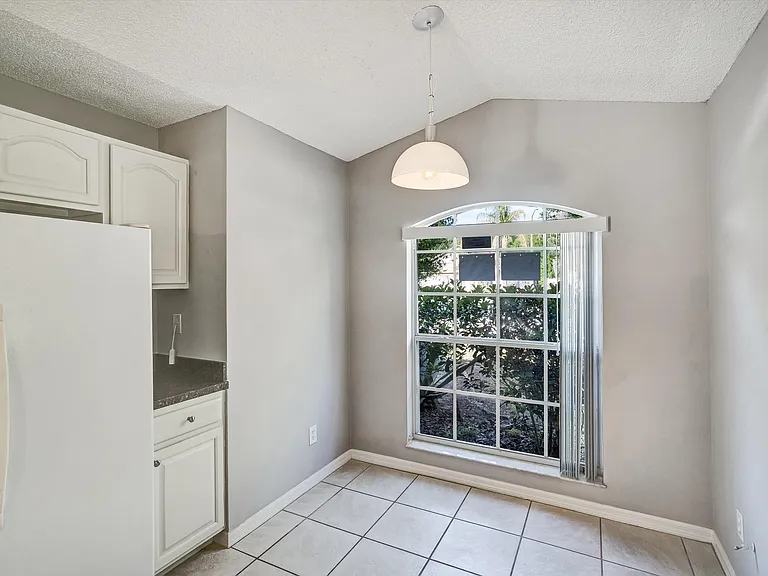 1033 Lake Davenport Blvd — Photo 6