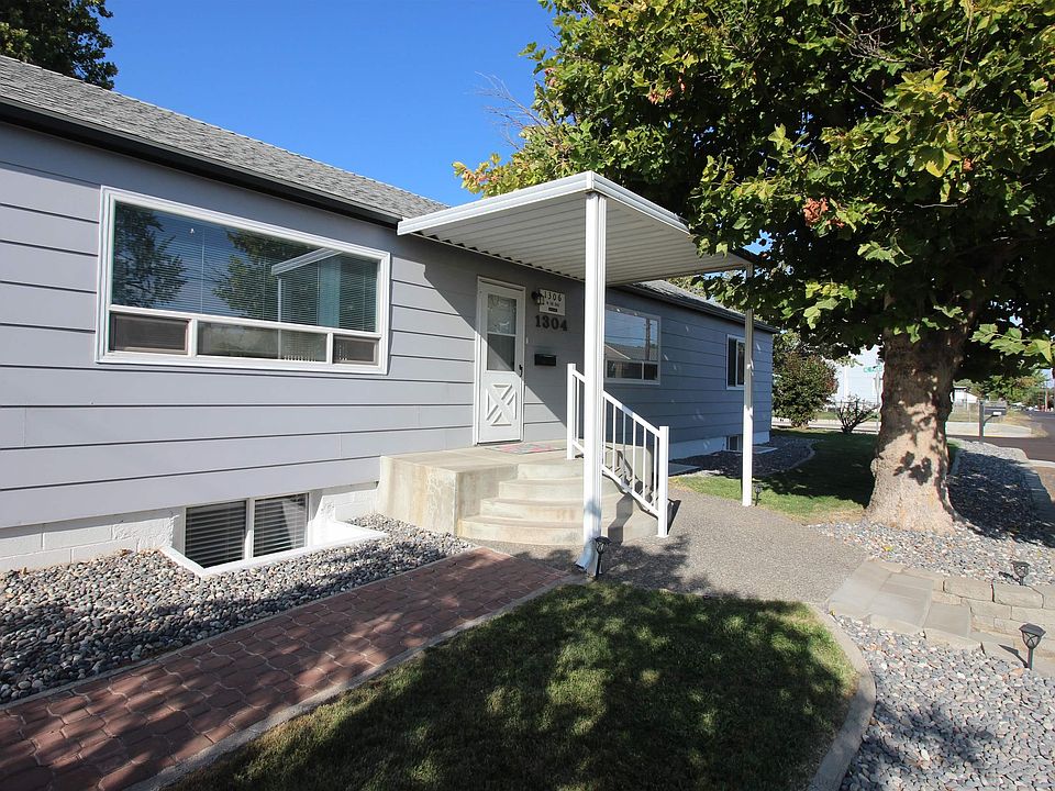 1st image of 1304 & 1306 Torbett St