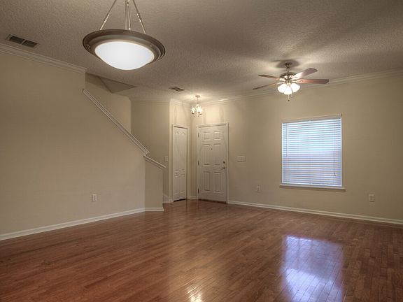 4th image of 2528 Crestdale Ct