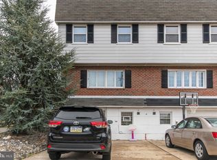 9765 Evans St, Philadelphia, PA 19115