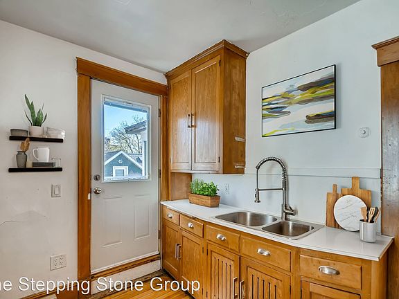 4th image of 2749 Colfax Ave S