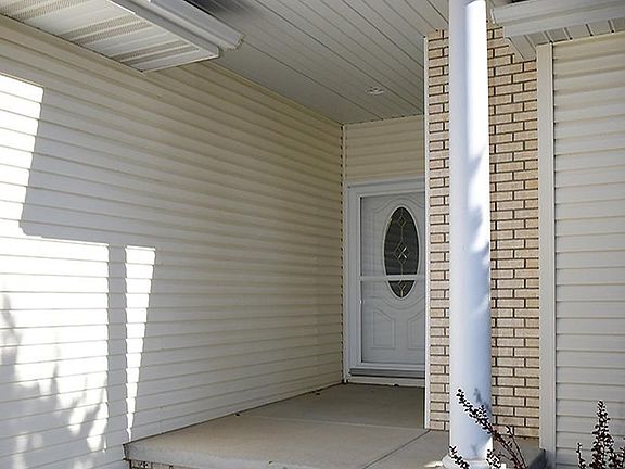 3rd image of 6930 S 88th St