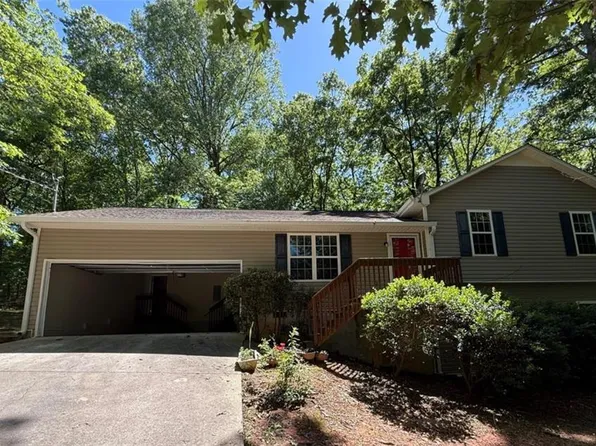 261 Salley Duke Dr, Whitesburg, GA 30185