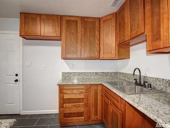5th image of 5020 Bradford Dr