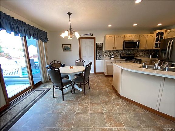 4th image of 3335 Brookfield Ln
