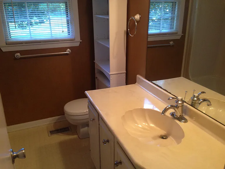 512 Layne St — Photo 14