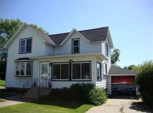 18 1st St NE, Altura, MN 55910