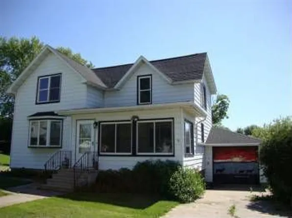 18 1st St NE, Altura, MN 55910