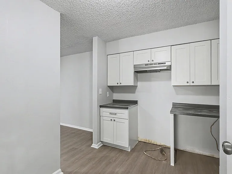 Stoneybrook Apartments — Photo 25