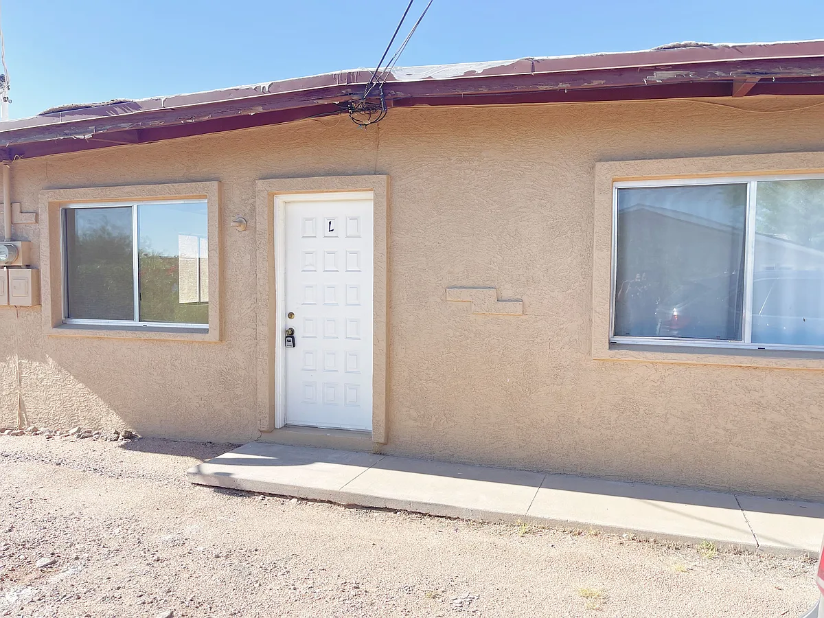 Building Photo - 678 S Grand Dr