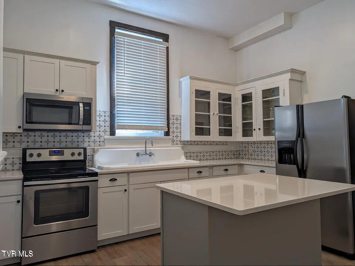 1 bed, 800 sqft, $1,250 — Photo 4