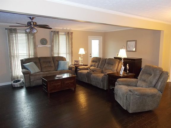4th image of 1006 Christopher Ln