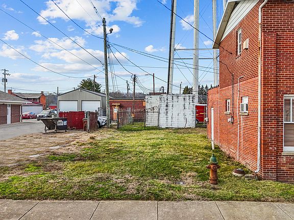 5th image of 100 W Pearl St