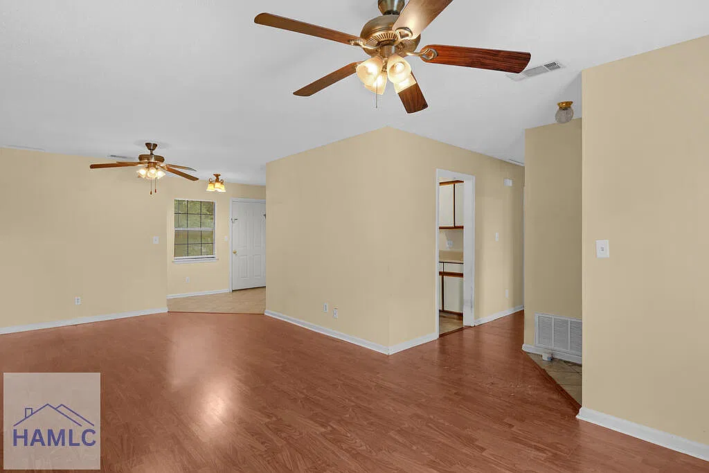 3 bed, 2.0 bath, 1582 sqft, $1,650 — Photo 2