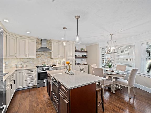 5th image of 6 Audubon Way