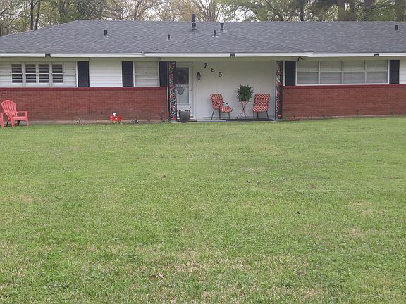 3rd image of 755 Wesley Ave