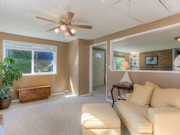 3rd image of 3515 Tahoma Pl W
