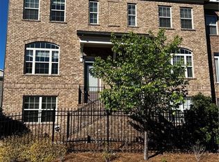 1072 Township Sq, Alpharetta, GA 30022