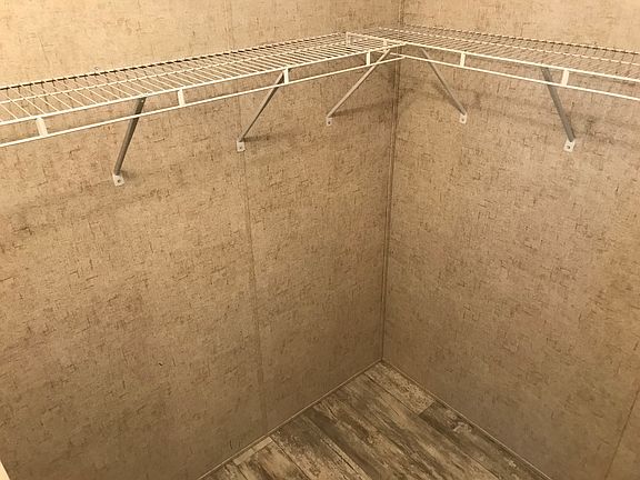 5th image of 850 S 75th St