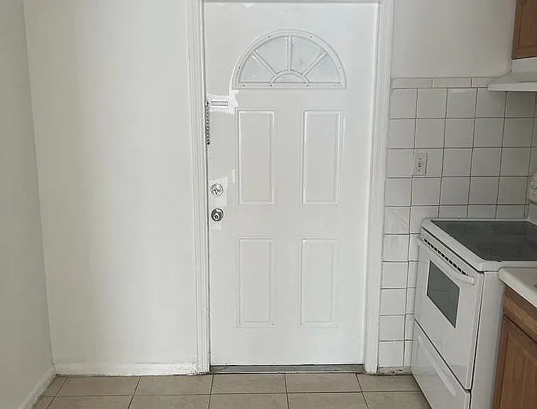 6860 Margate Blvd — Photo 3