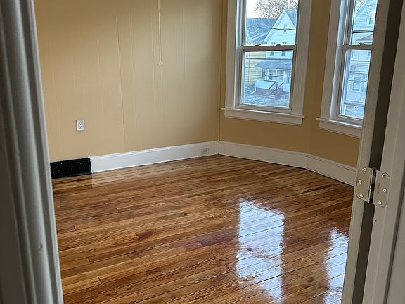 5th image of 468-470 Hollister Ave #2