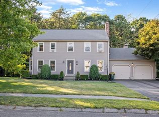 19 Longfellow Dr, Franklin, MA 02038