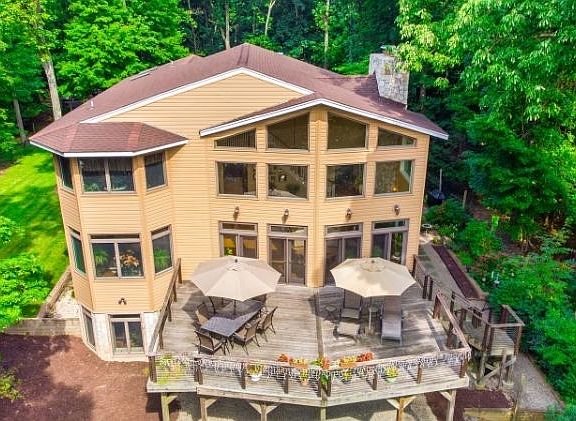4th image of 765 Johnston Dr