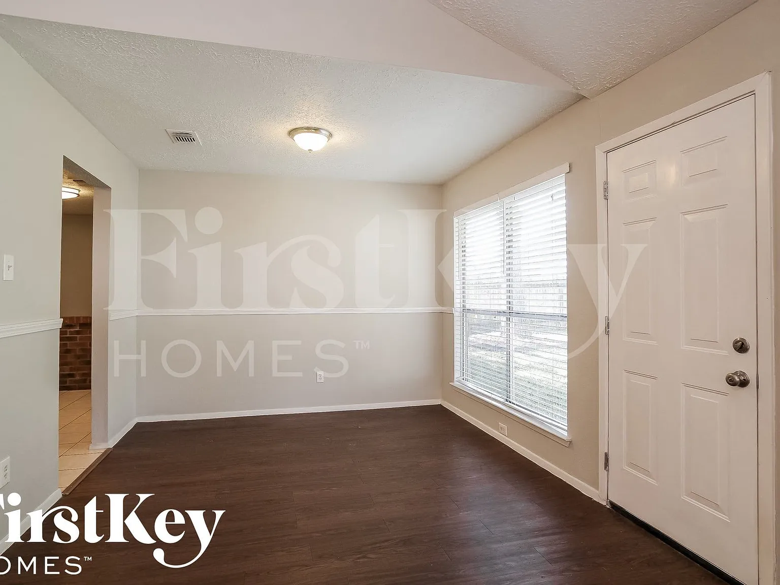 3 bed, 2.5 bath, 1843 sqft, $2,260 — Photo 4