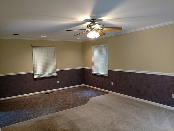 Living Room/ Dining area