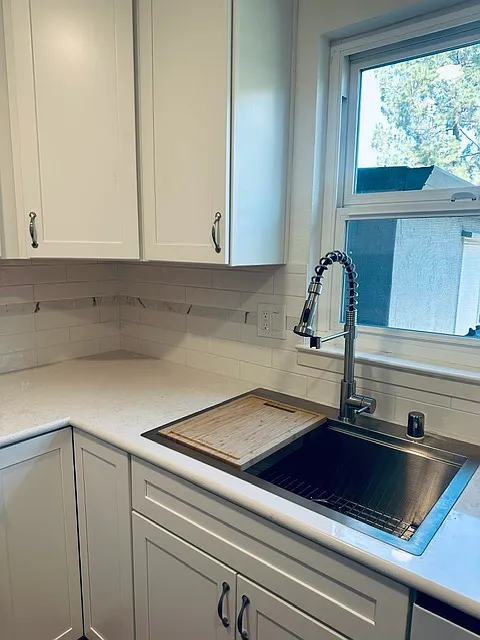 3 bed, 2.5 bath, 1350 sqft, $3,300 — Photo 4