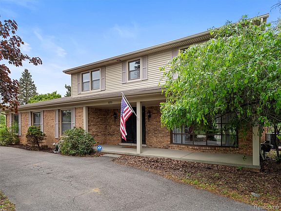 2nd image of 1890 Ludgate Ln