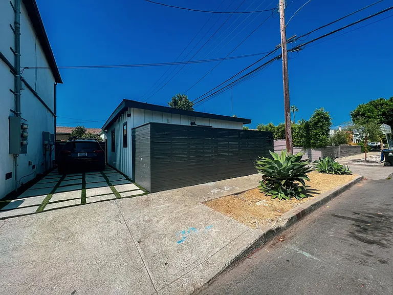 13053 Venice Blvd — Photo 4