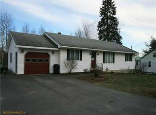 10 Hobson Ave, Veazie, ME 04401